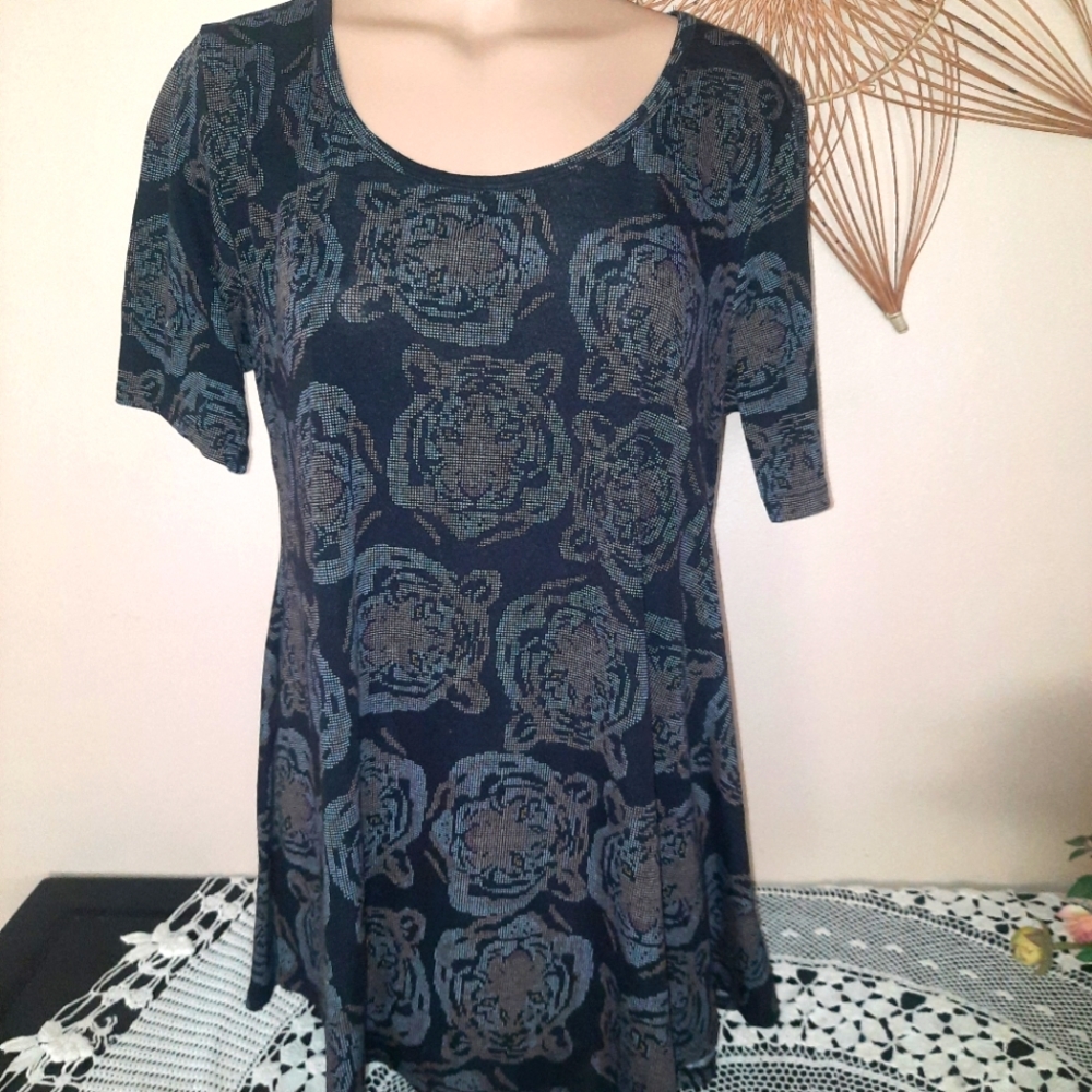 Lularoe Tiger print M Top